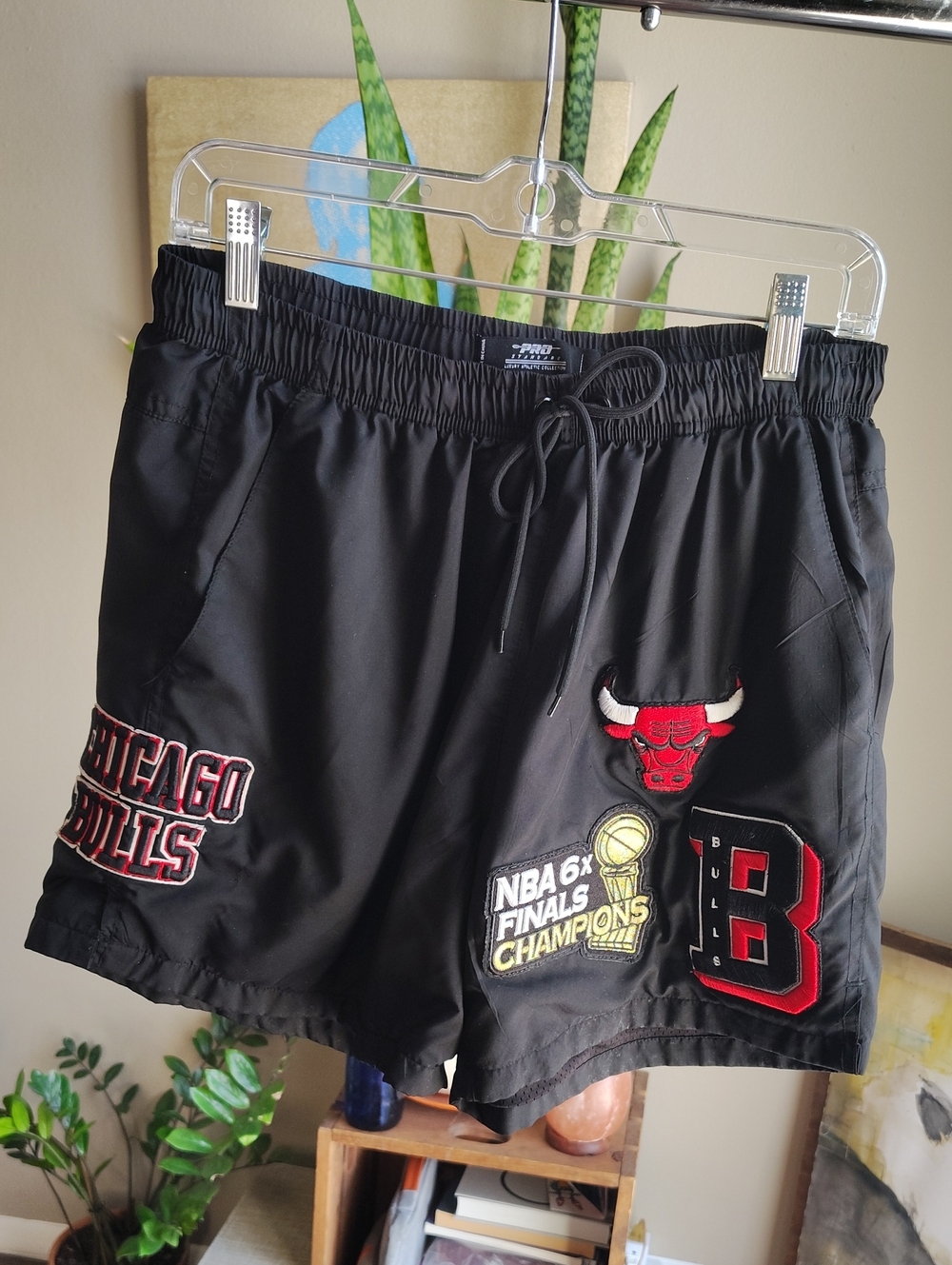 Men's Chicago Bulls Black Patch Logo Shorts